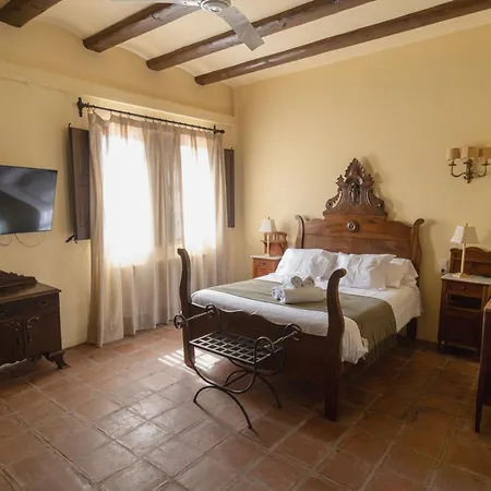 La Riera De * Peratallada